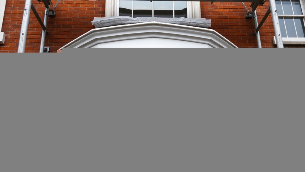 Bay Windows Elephant & Castle